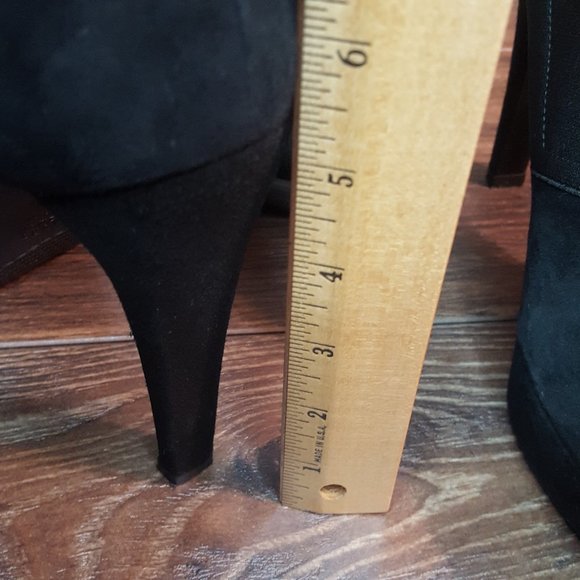 Stuart Weitzman Black Suede High Heels Shoes - Picture 2 of 8